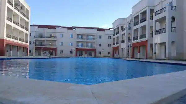 600
